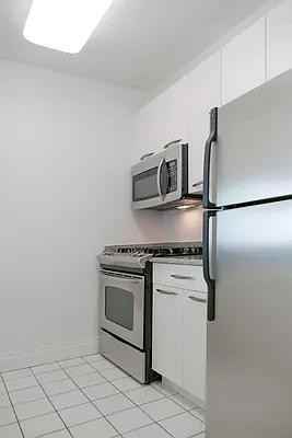 E 44th St #50D - Photo 7 of 20