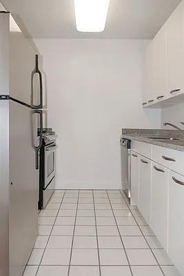 E 44th St #36E - Photo 4 of 20