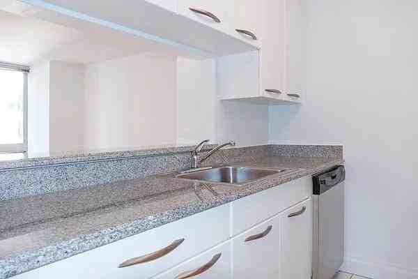 E 44th St #08D - Photo 4 of 20