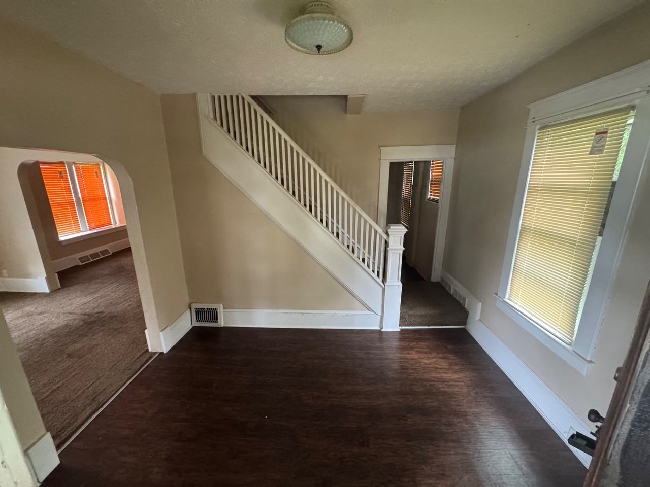 125 Perry Street - Photo 3 of 10