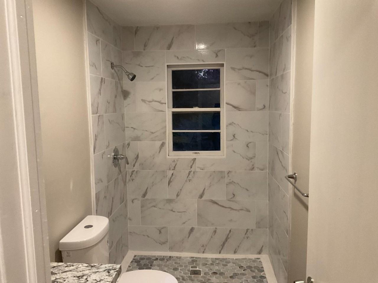 184 Sw Warren Ave - Photo 2 of 12