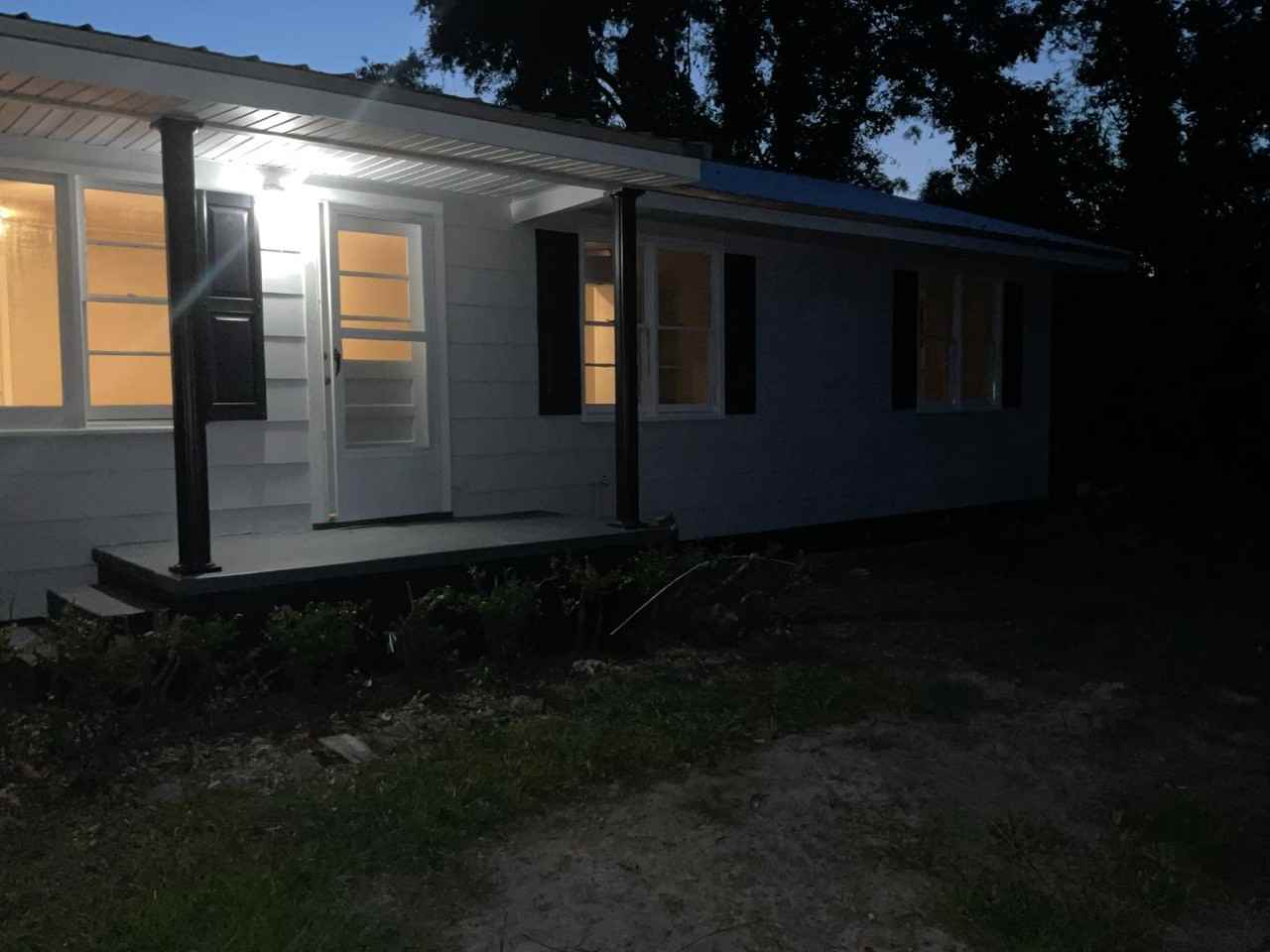 184 Sw Warren Ave - Photo 3 of 12