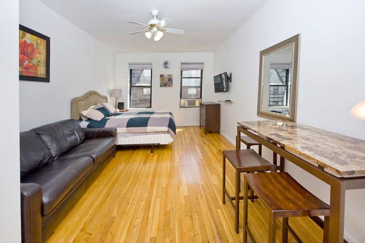 318 E 80th St #1032025P - Photo 2 of 14