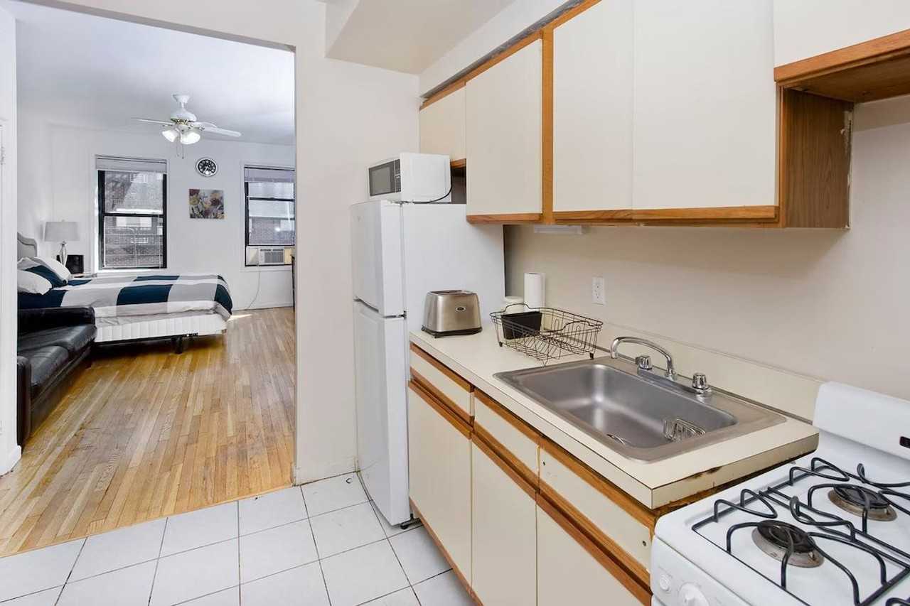 318 E 80th St #1032025P - Photo 5 of 14