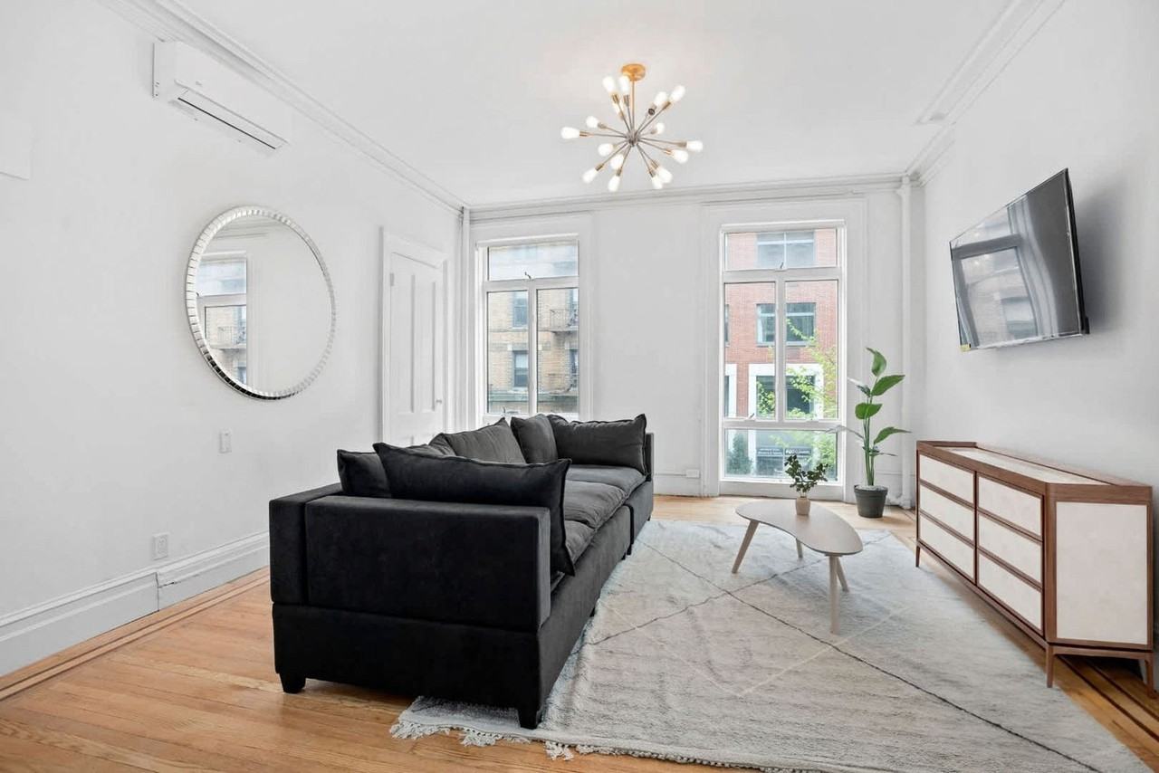 257 W 19th St #1224967P - Photo 5 of 7