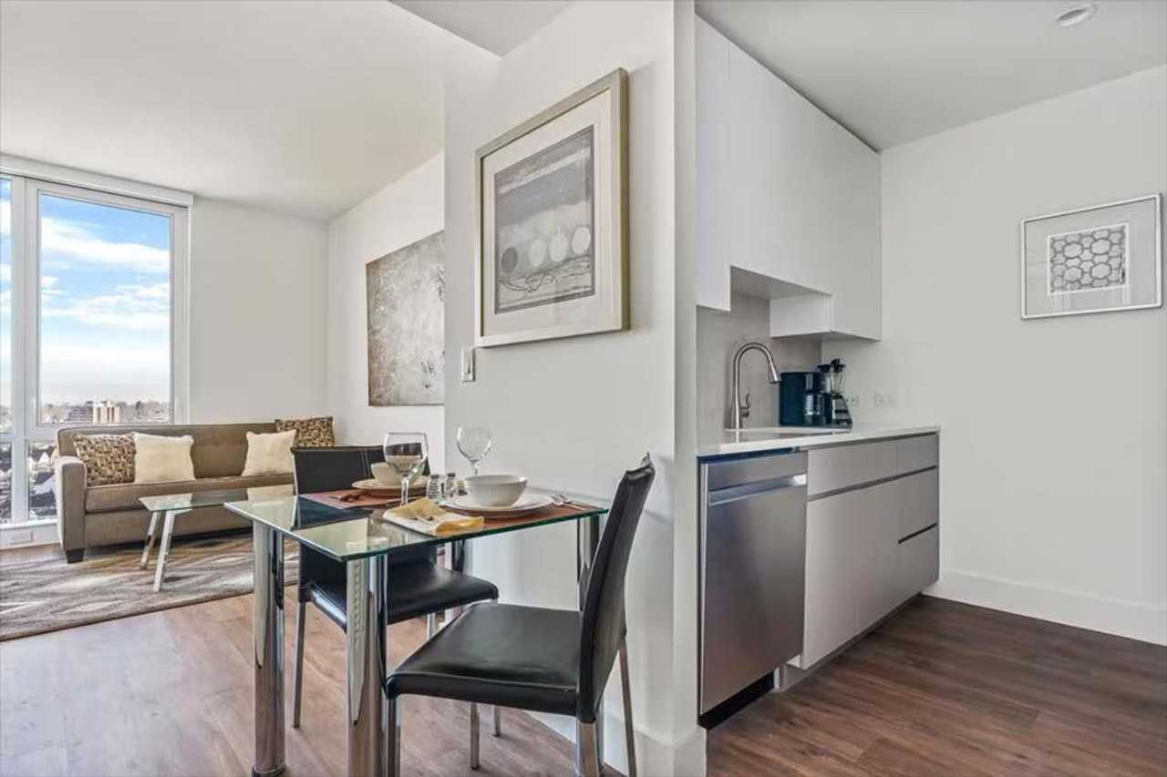 57 Bank Street - Photo 6 of 58