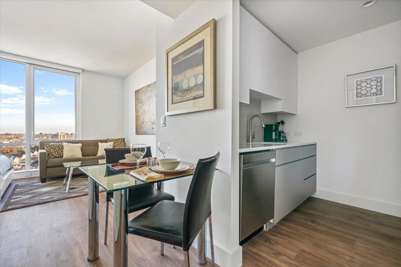 57 Bank Street - Photo 7 of 58