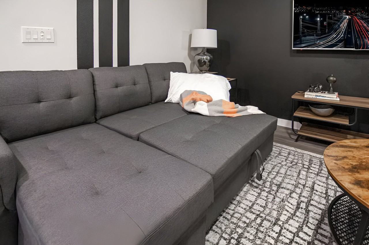 1500 N Henderson Ave #1058280P - Photo 5 of 24