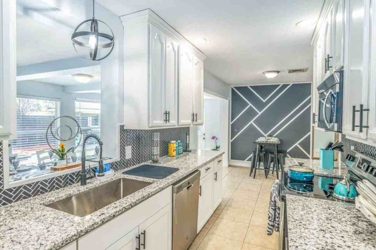 2908 Stetson St #1094224P - Photo 4 of 32