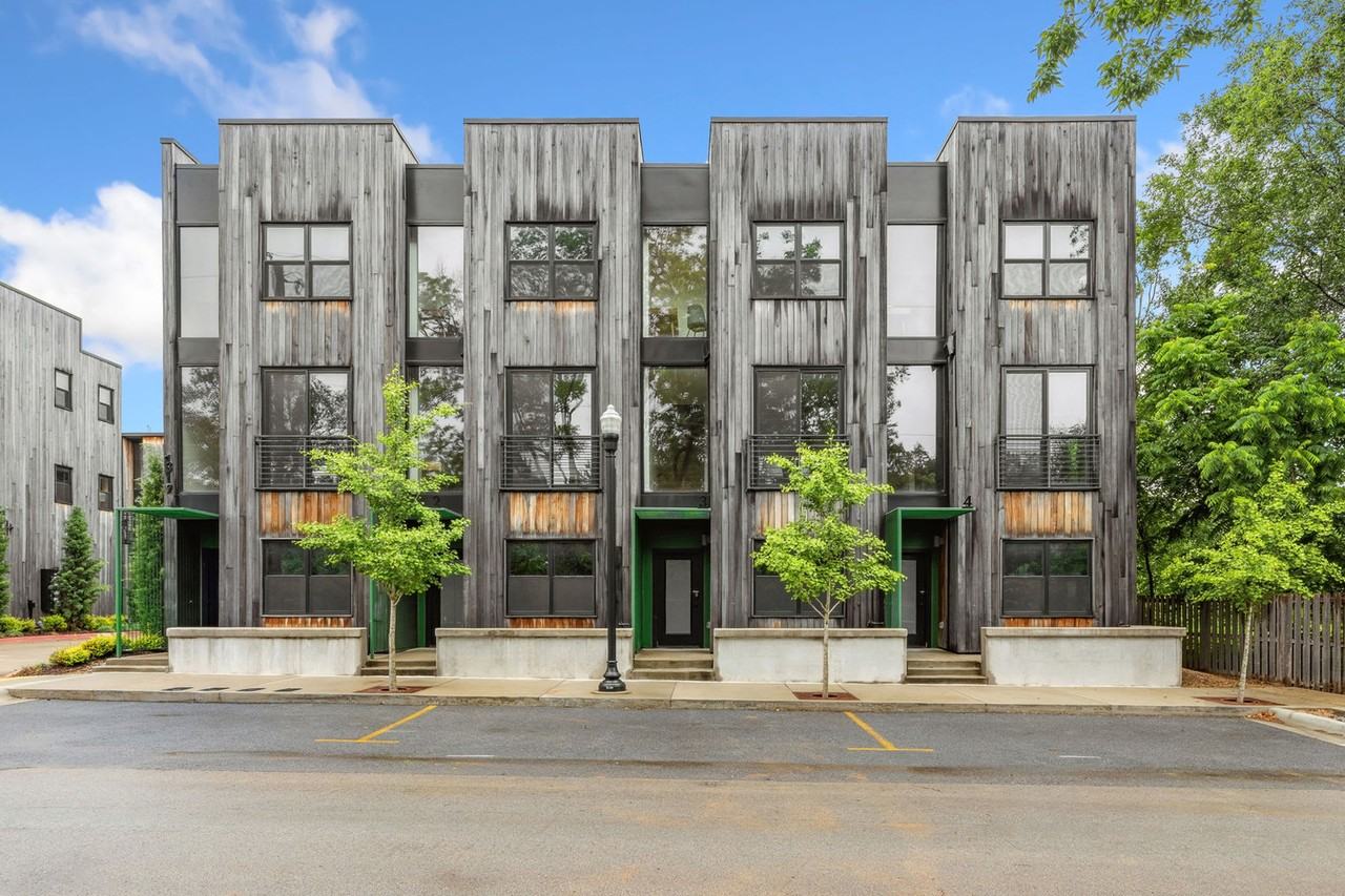 319 Ne B St #1221888P - Photo 2 of 50