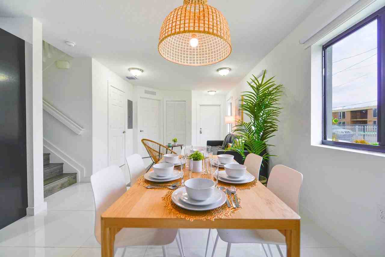 2241 Nw 50th St #1230850P - Photo 5 of 17