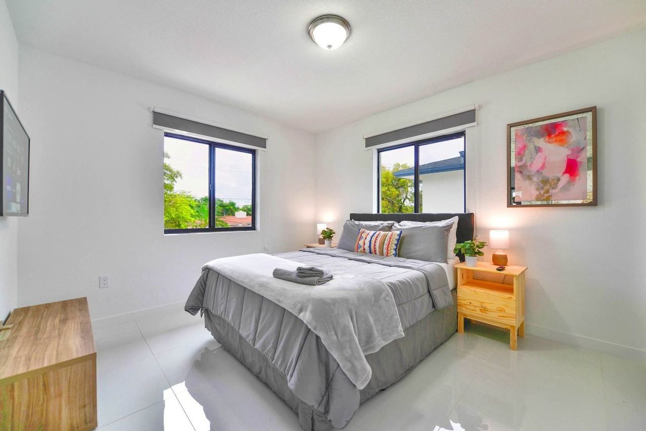 2241 Nw 50th St #1230850P - Photo 2 of 17