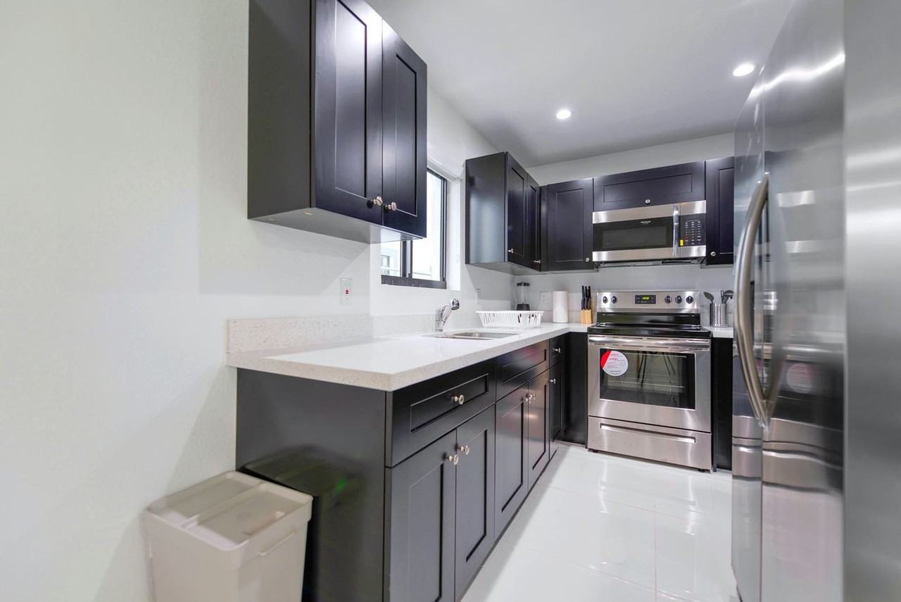 2241 Nw 50th St #1230850P - Photo 6 of 17