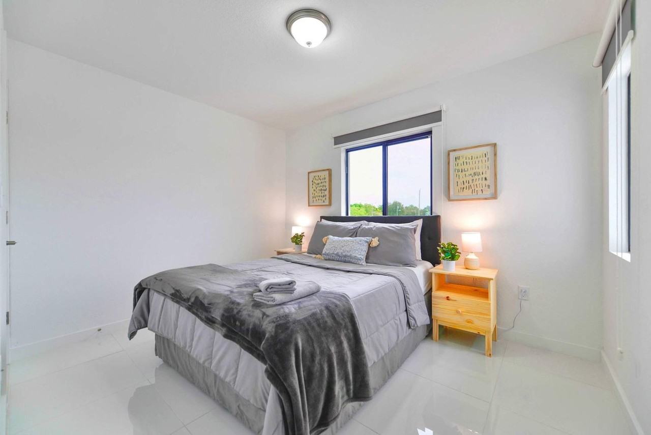 2241 Nw 50th St #1230850P - Photo 4 of 17