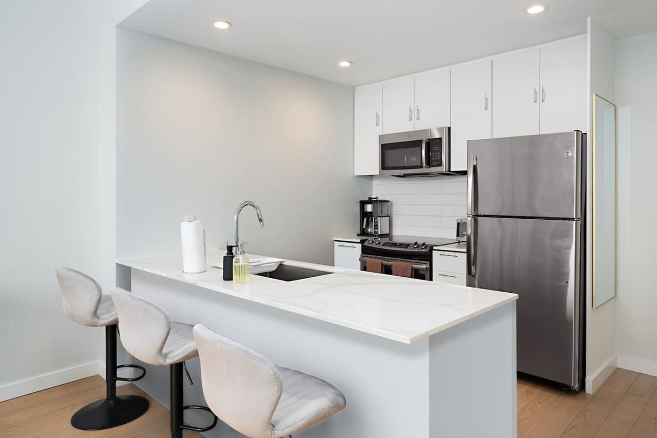 648 Jackson St #1240950P - Photo 4 of 17