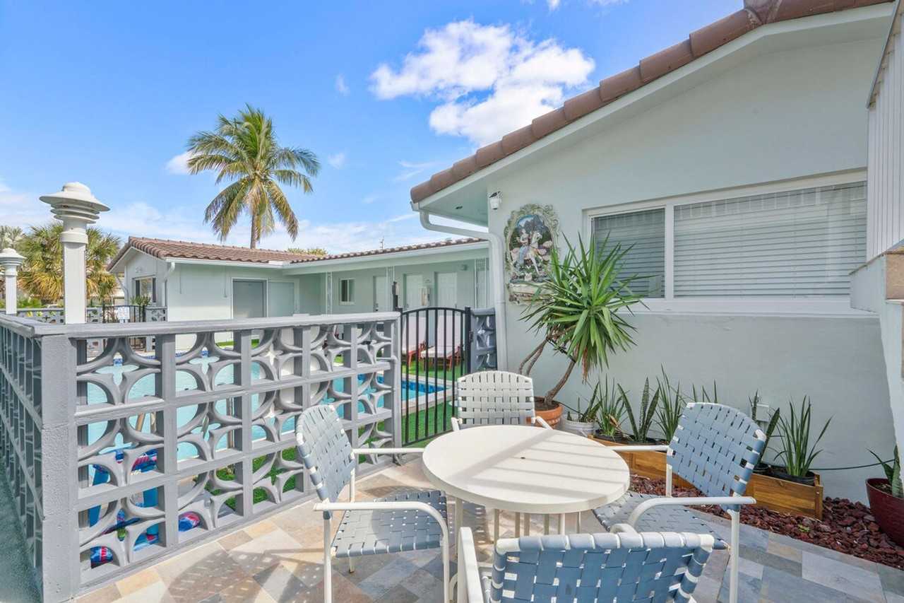 2175 Se 6th St #1380878P - Photo 6 of 29