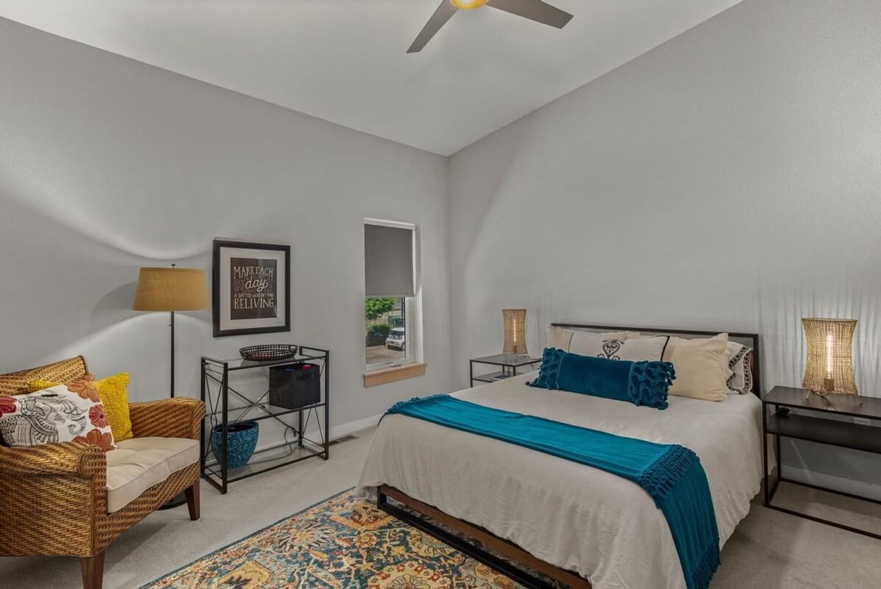 352 W 5th St #1241297P - Photo 2 of 31