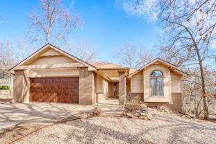 15 Farnham Dr - Photo 1 of 1
