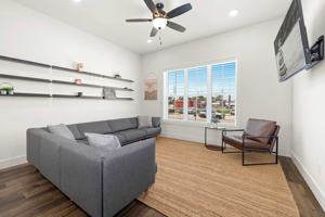 featured image of 501 S 7th St