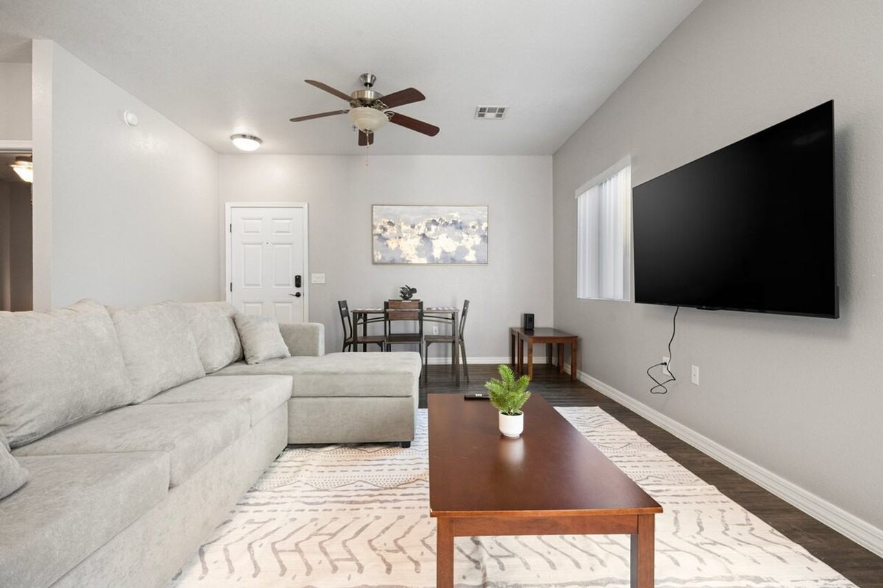 14 W Villa Rita Dr #1244300P - Photo 5 of 36