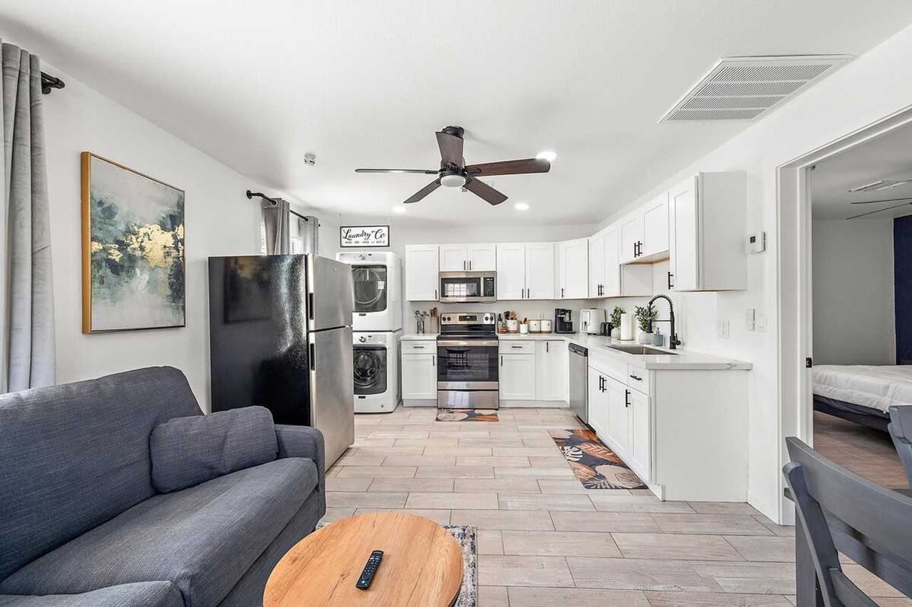 2228 W Georgia Ave #1244317P - Photo 3 of 20