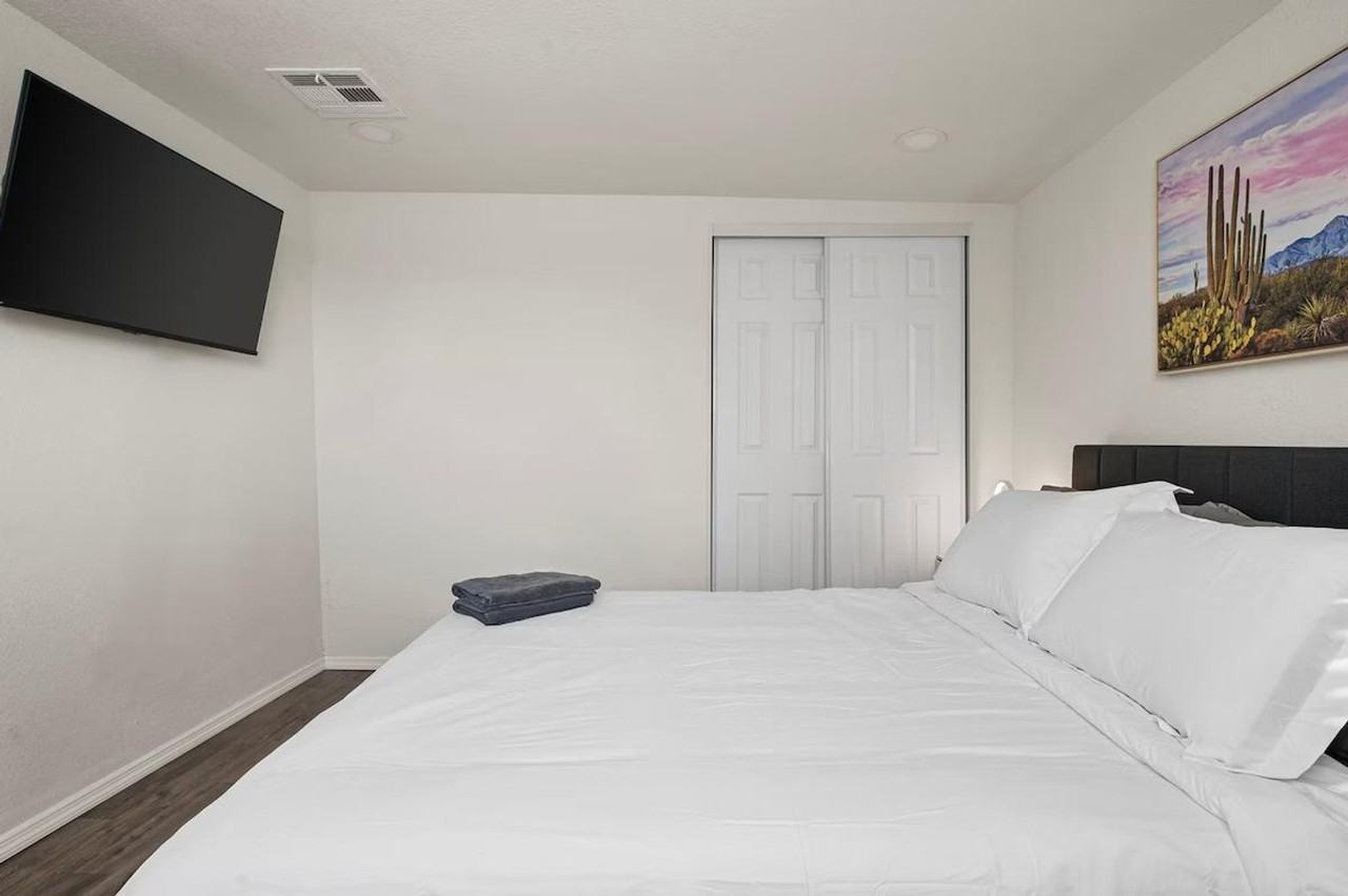 4009 W Grant St #1244351P - Photo 2 of 31