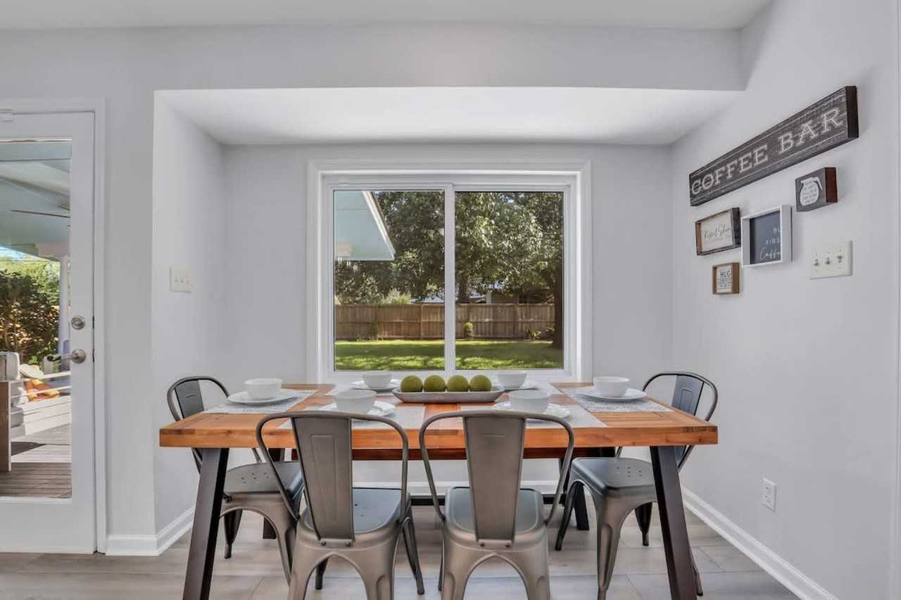 402 Symons St #1244794P - Photo 4 of 25