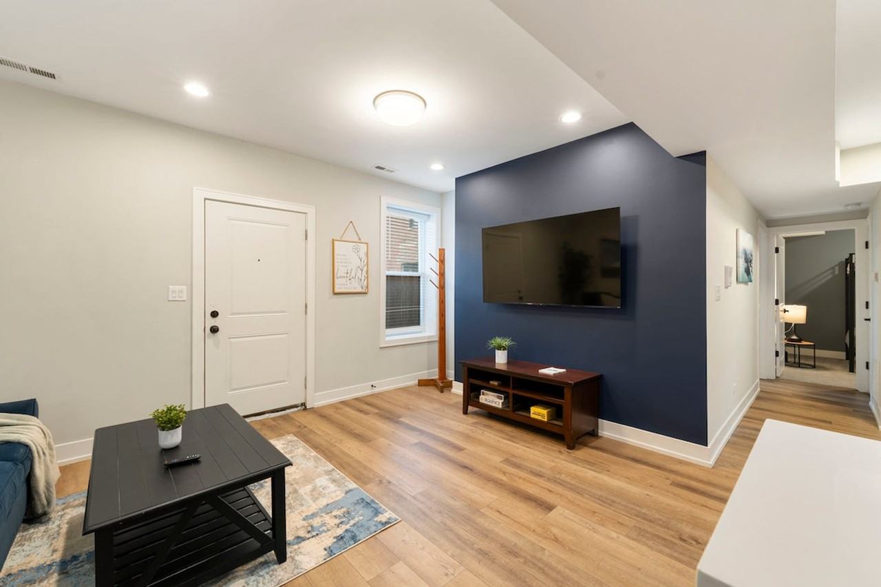 2207 W 18th St #1244930P - Photo 3 of 30