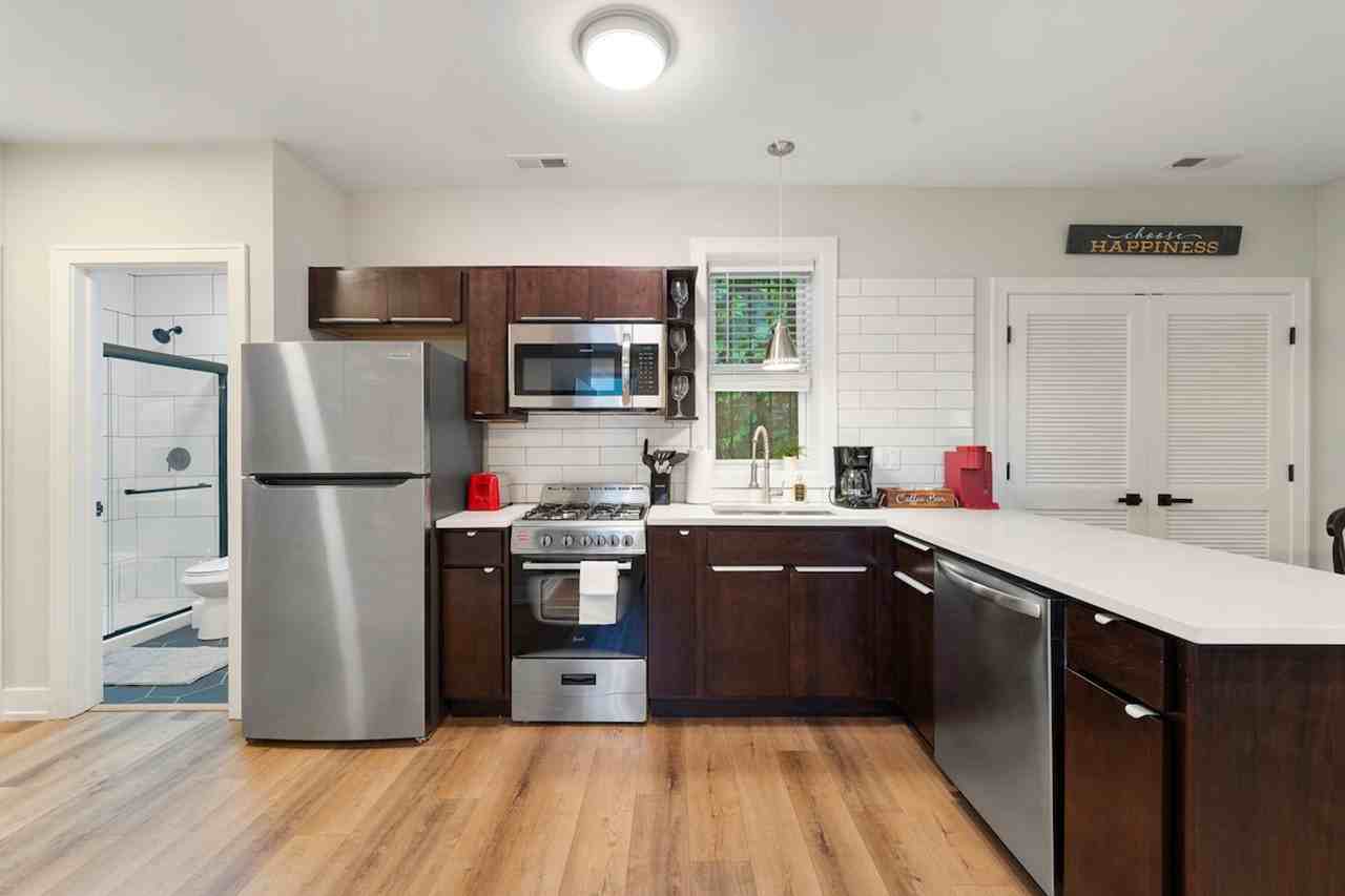2207 W 18th St #1244930P - Photo 7 of 30