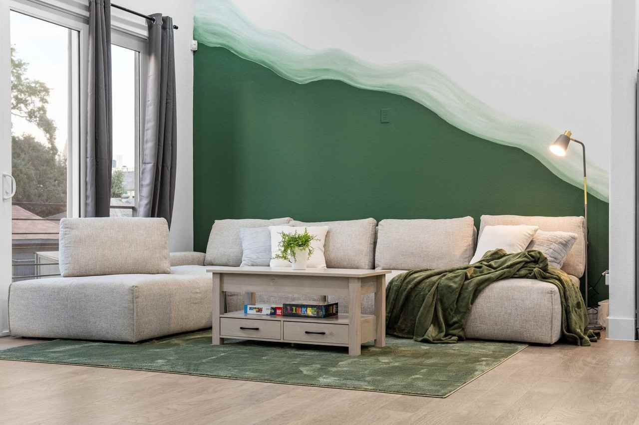 2107 Mcgowen St #1244935P - Photo 6 of 50