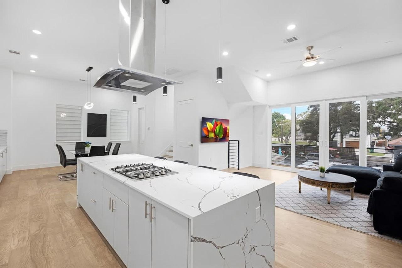 2105 Mcgowen St #1244936P - Photo 5 of 50