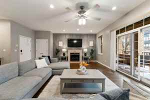 featured image of 1909 S Michigan Ave