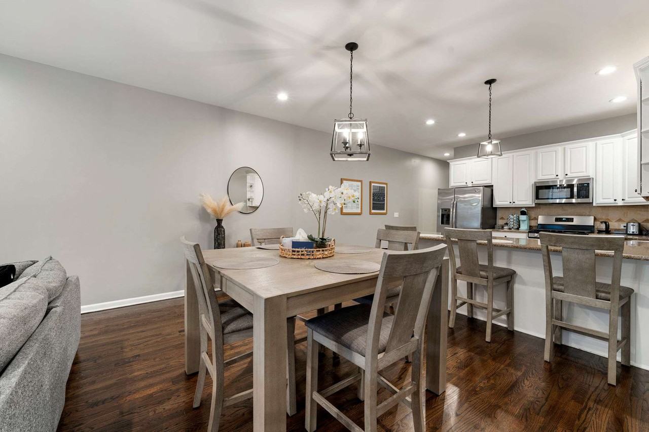 1909 S Michigan Ave #1244939P - Photo 2 of 50