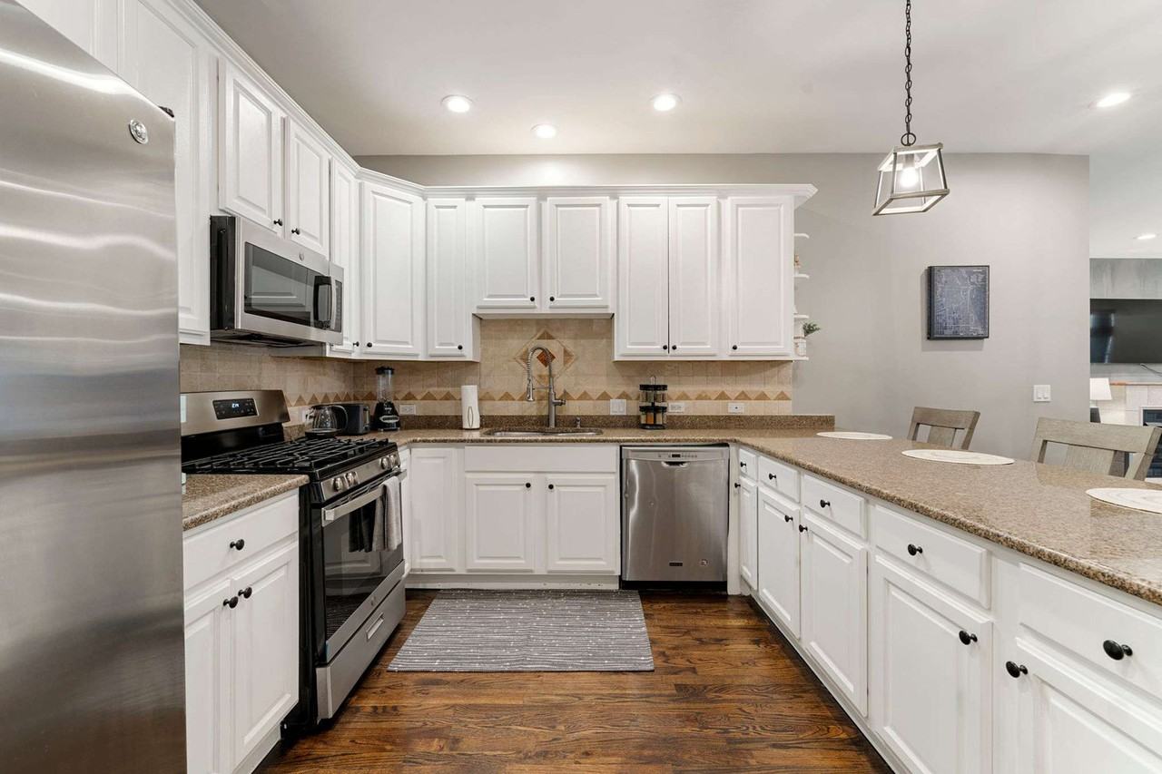 1909 S Michigan Ave #1244939P - Photo 4 of 50