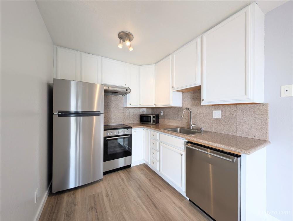 Gardenside Drive & Burnett Avenue - Photo 4 of 14