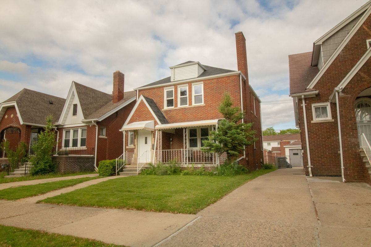 6630 Hartwell St - Photo 3 of 48