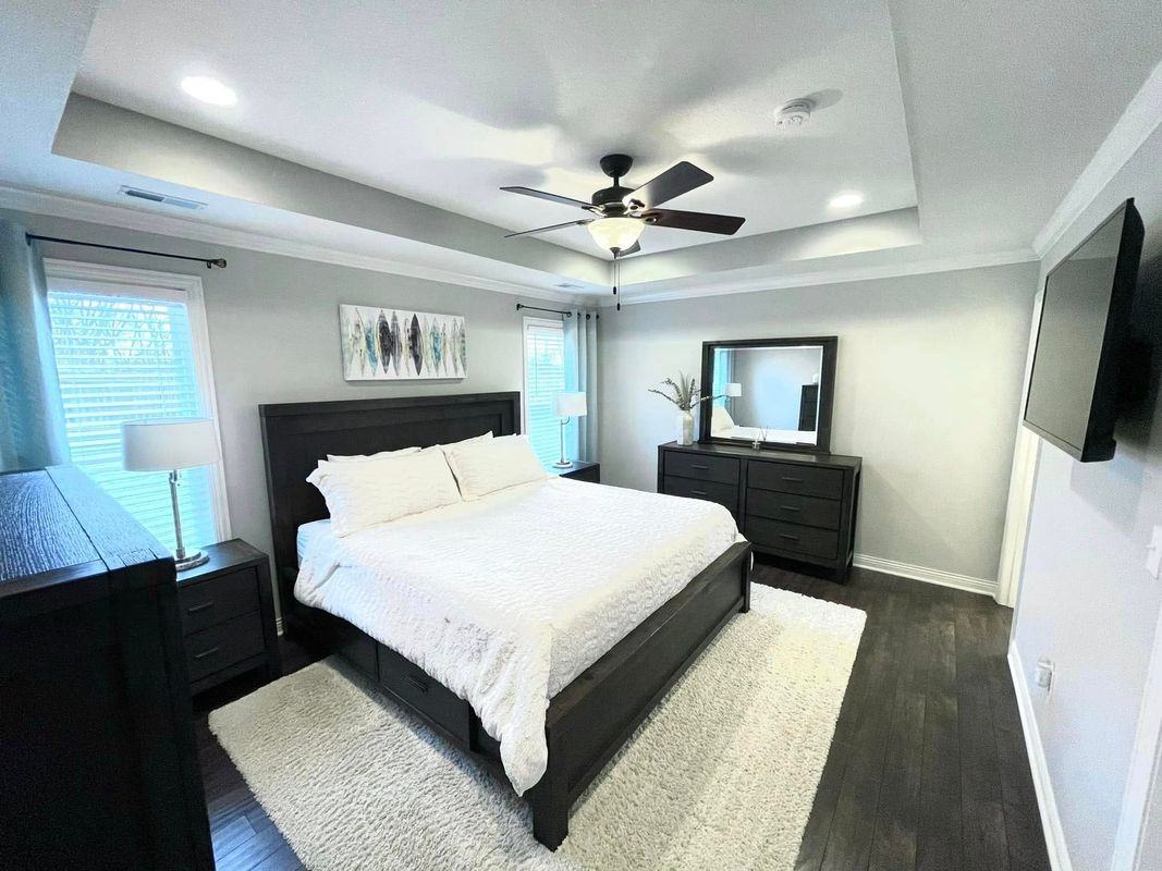 401 E Honey Ln - Photo 2 of 8