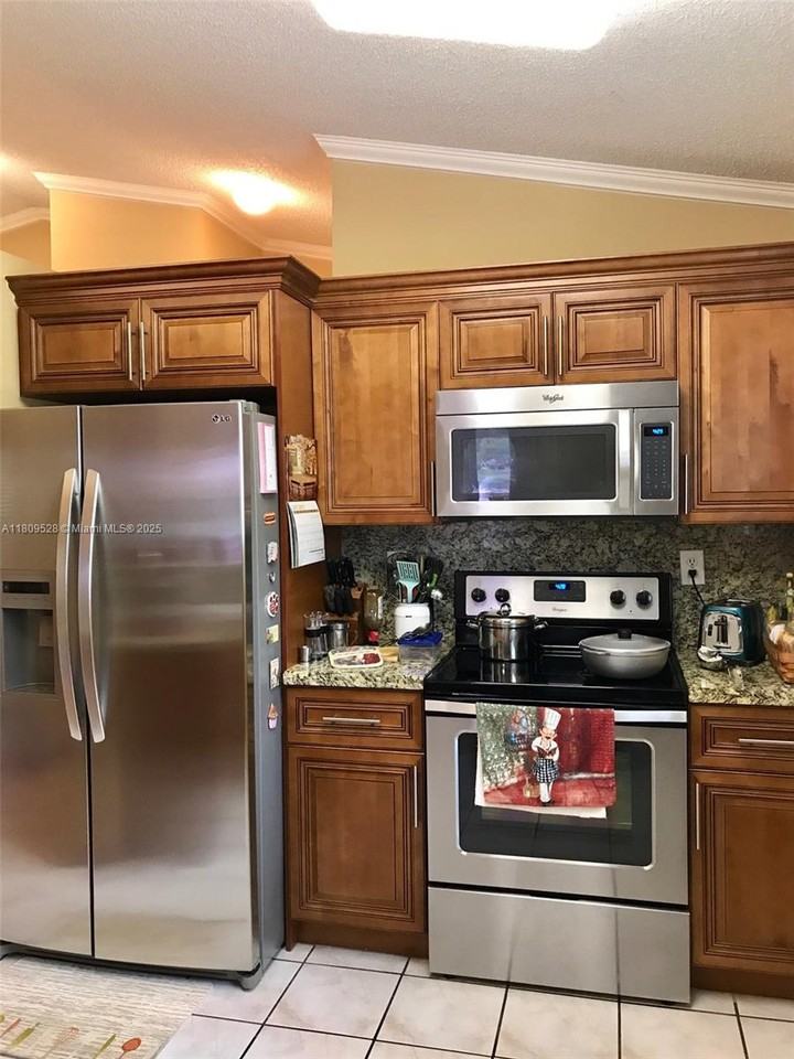 4101 Sapphire Terrace - Photo 3 of 16