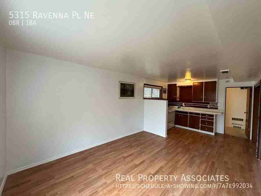 5315 Ravenna Pl Ne - Photo 2 of 5