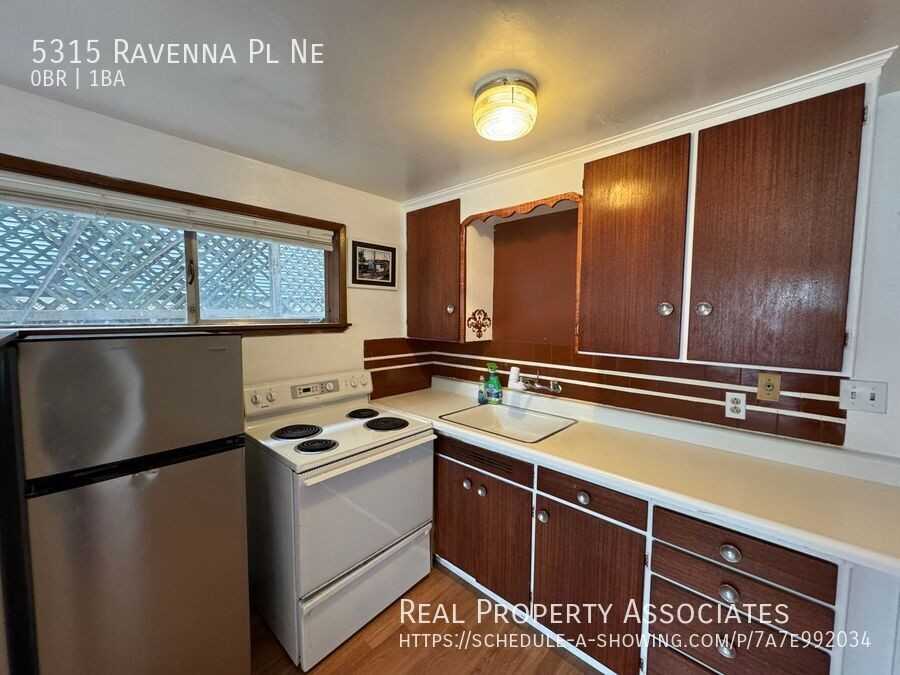 5315 Ravenna Pl Ne - Photo 3 of 5