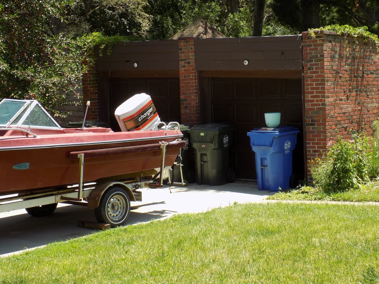 2808 Winthrop Rd - Photo 3 of 8