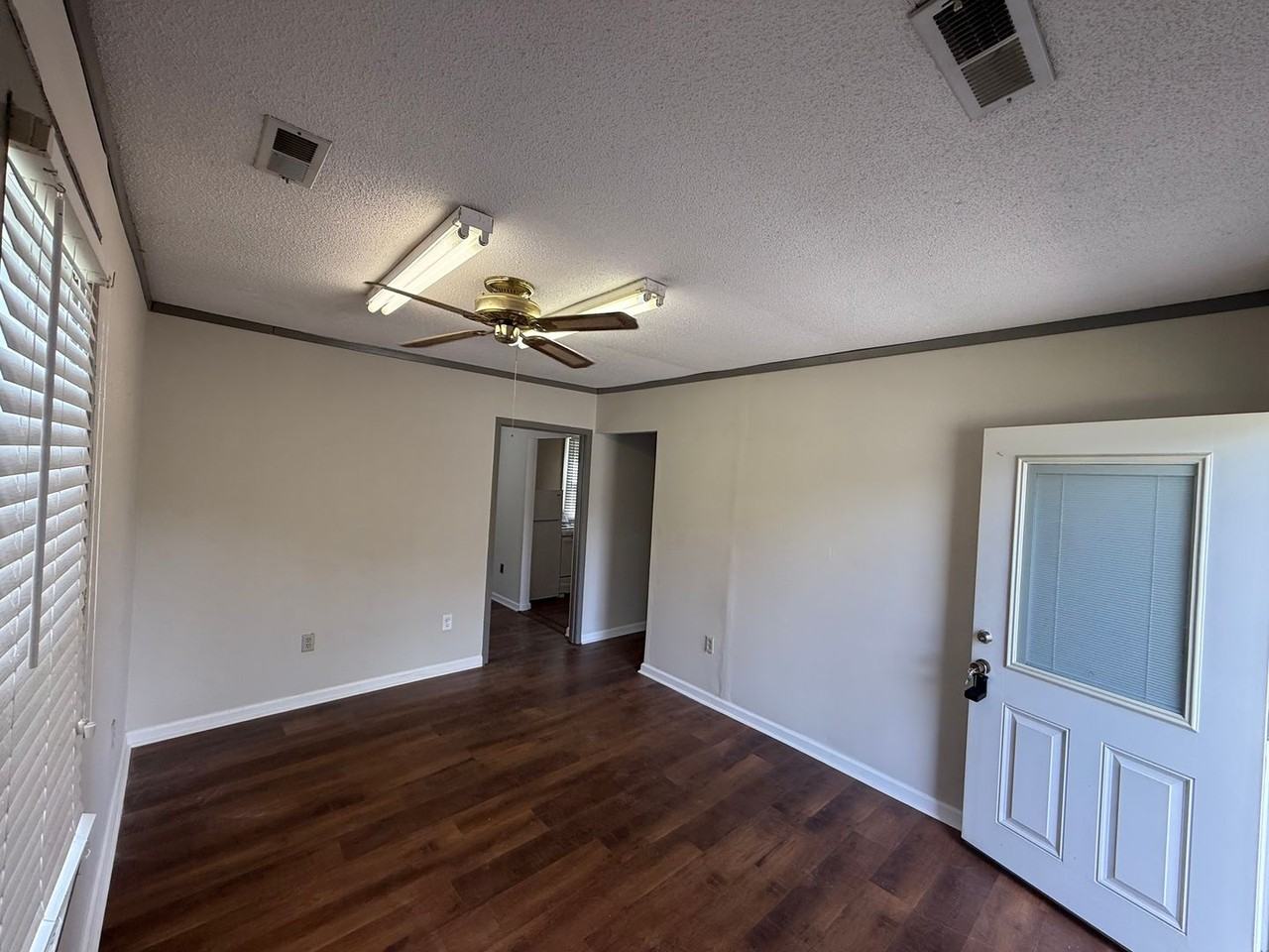 1705 N Wood Ave - Photo 2 of 8