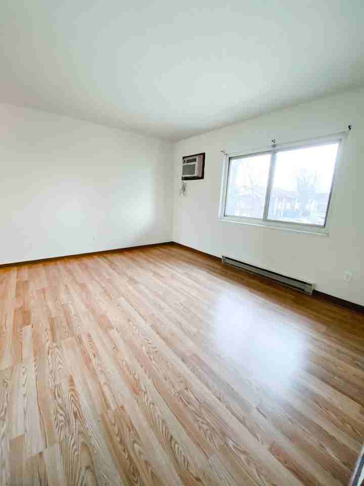Fowler Place Apartments - Photo 2 of 6
