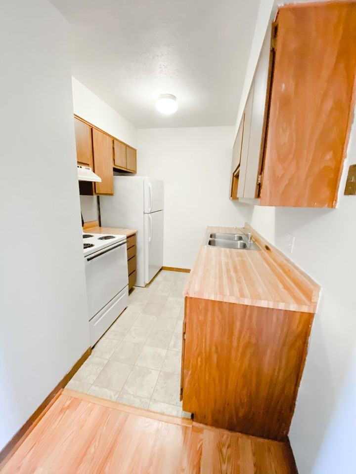 Fowler Place Apartments - Photo 4 of 6