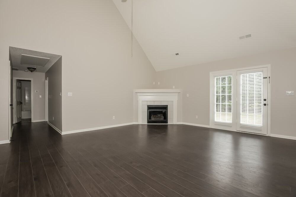 2412 Damascus Dr - Photo 4 of 17