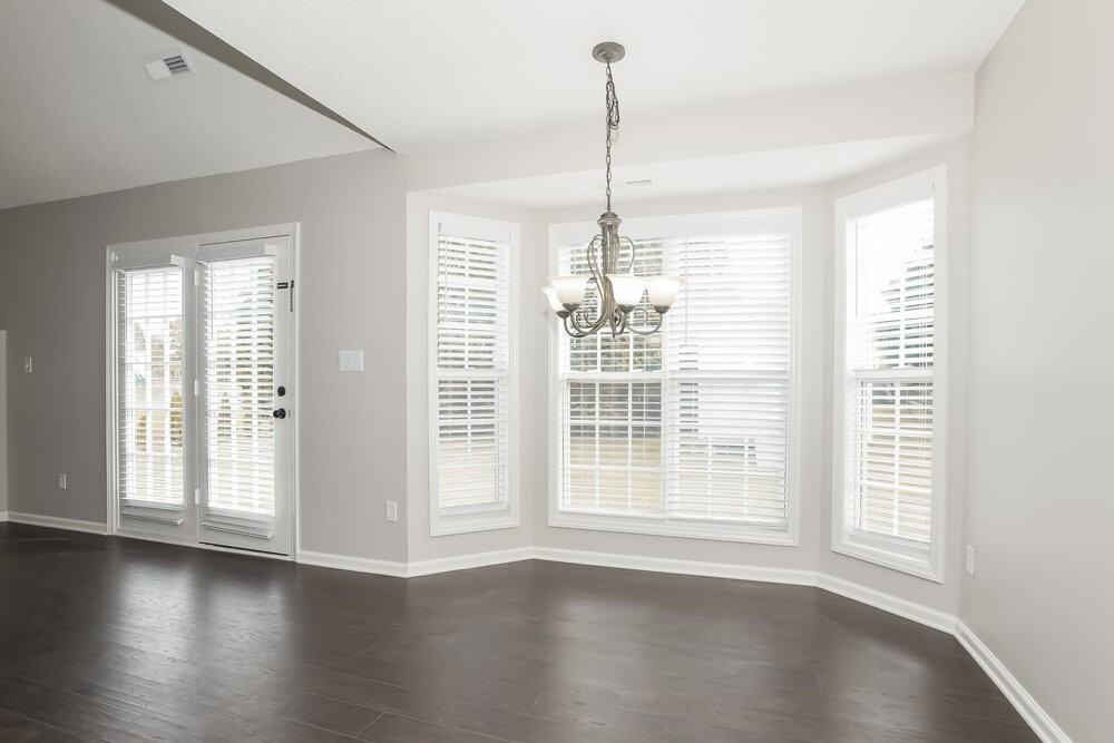 2412 Damascus Dr - Photo 5 of 17