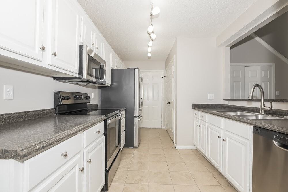 2412 Damascus Dr - Photo 6 of 17