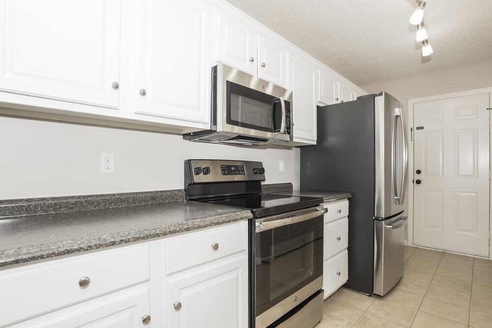 2412 Damascus Dr - Photo 7 of 17