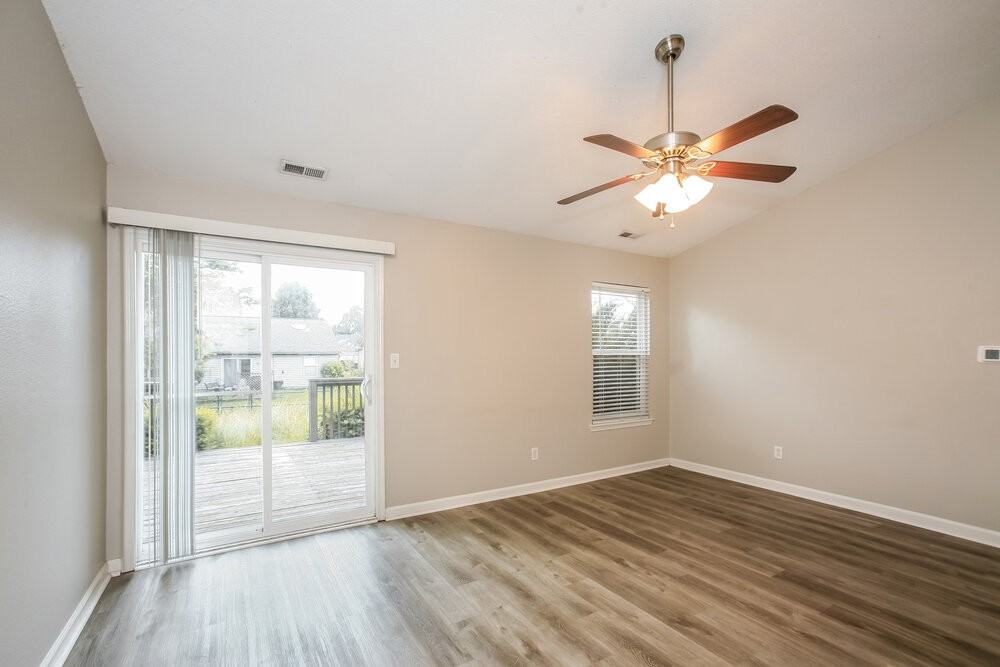 1358 Evergreen Dr - Photo 4 of 14