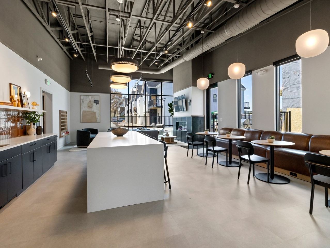 The Emree - Photo 7 of 50